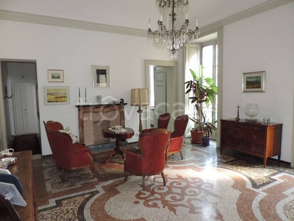 Appartamento in vendita a Vercelli via Galileo Ferraris, 55