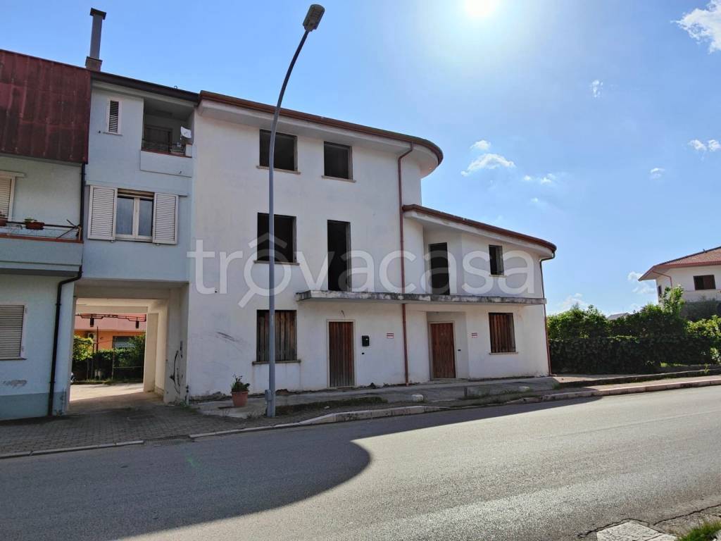 Villa in in vendita da privato a San Salvatore Telesino via Piave, 55