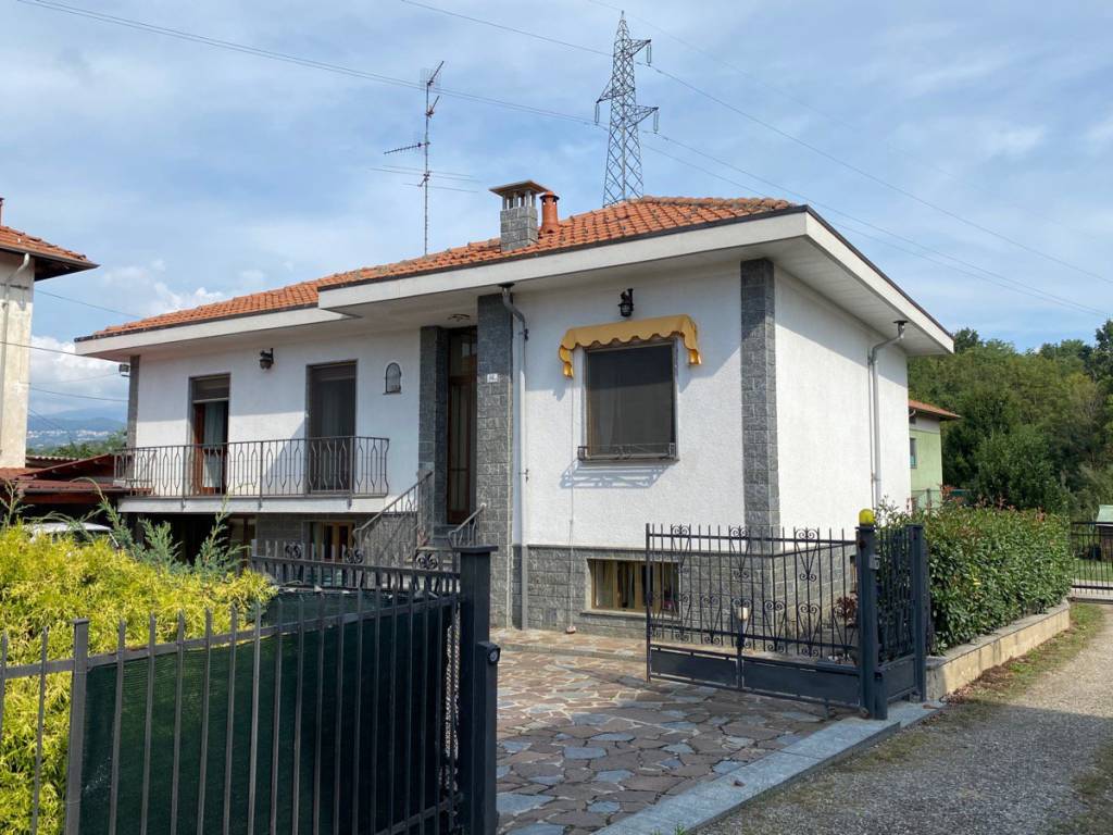 Villa in vendita a Cossato via Parlamento, 84