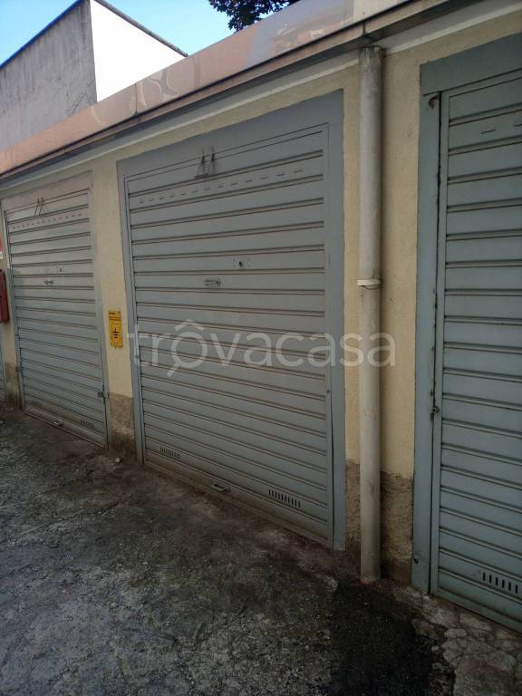 Garage in vendita a Milano via Marco d'Agrate, 34