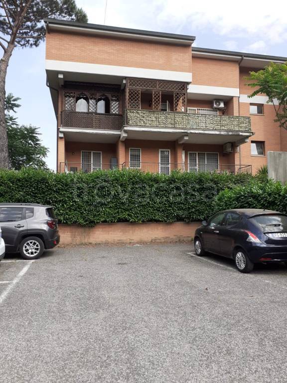 Appartamento in vendita a Roma via Tiberina, 92