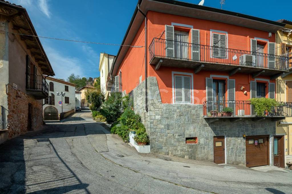 Villa in vendita a Mombercelli via Umberto I, 6