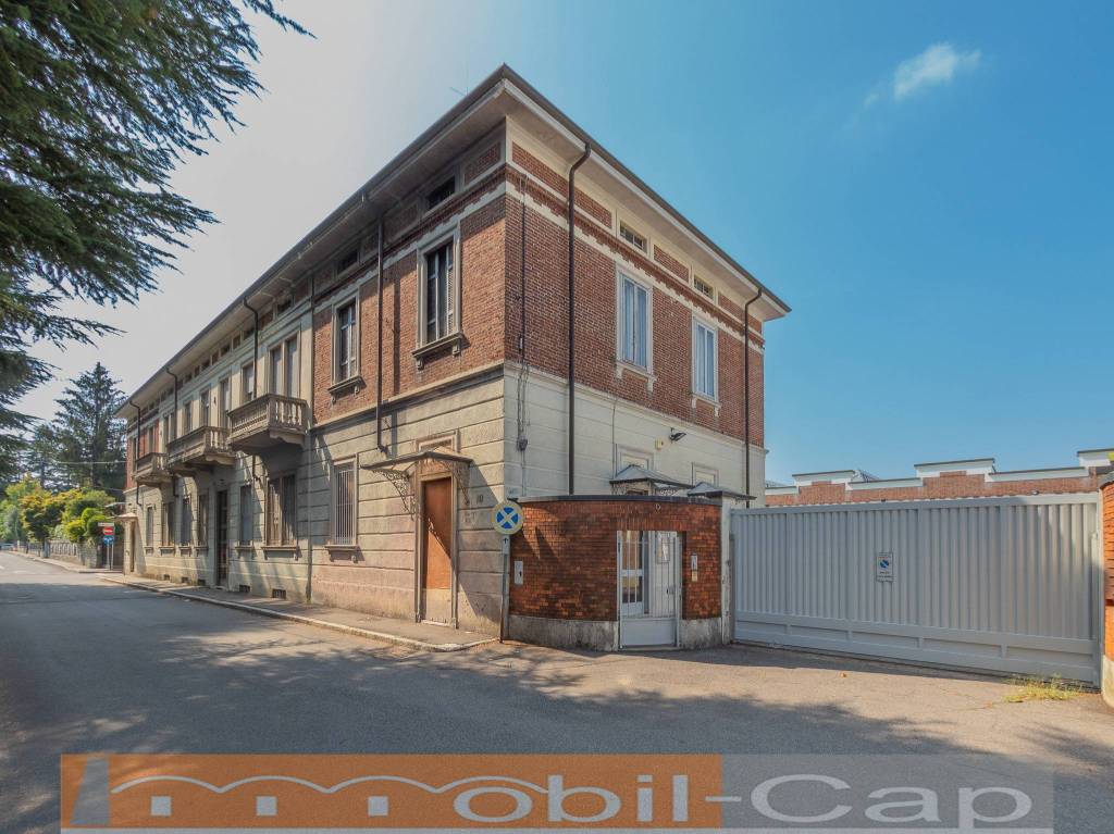 Capannone Industriale in vendita ad Albizzate via Col di Lana, 18
