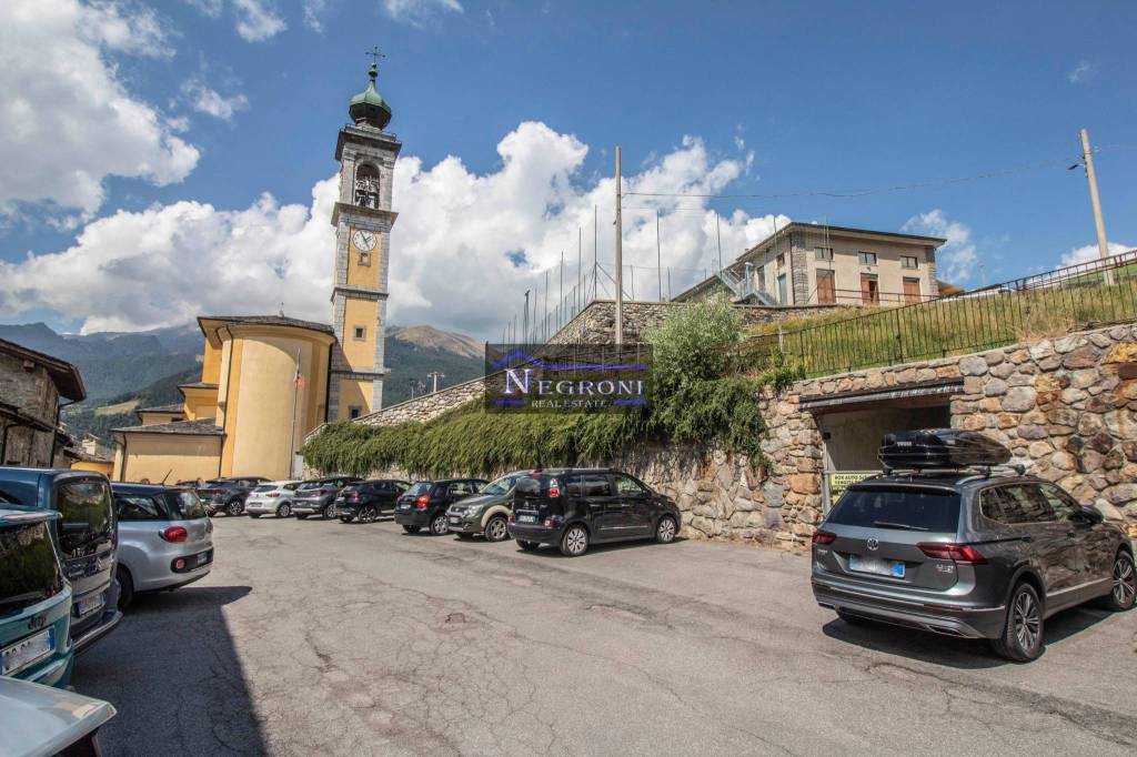 Garage in vendita a Gromo piazza Trento