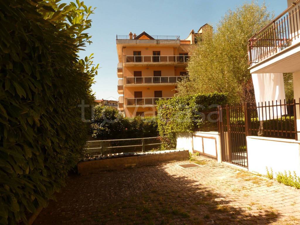 Appartamento in vendita a Carsoli via Aquila