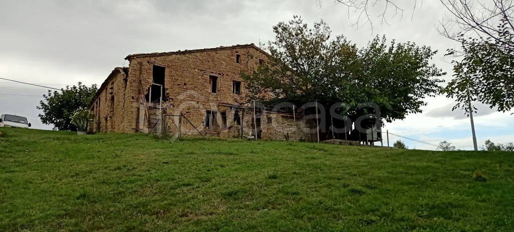 Casale in in vendita da privato a Penna San Giovanni contrada Saletta, 159