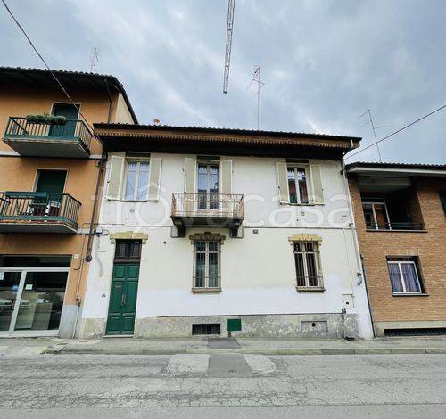 Casa Indipendente in vendita a Bra via Giovanni Battista Gandino