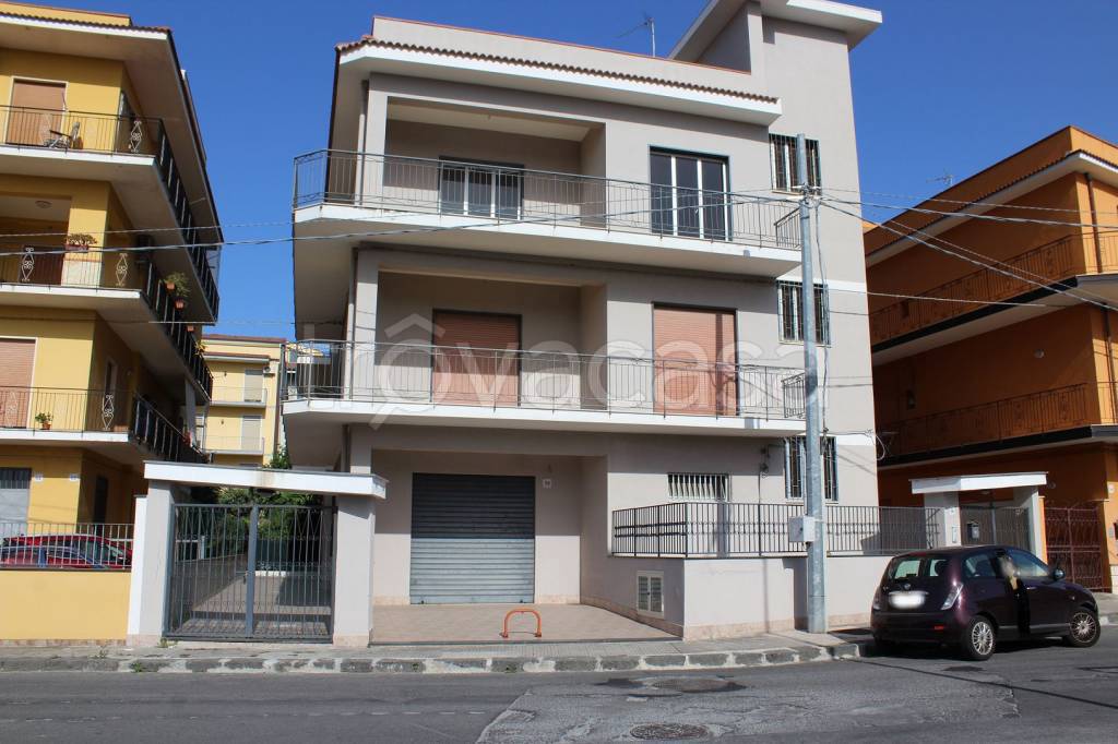 Casa Indipendente in vendita a Barcellona Pozzo di Gotto via Aia Scarpaci