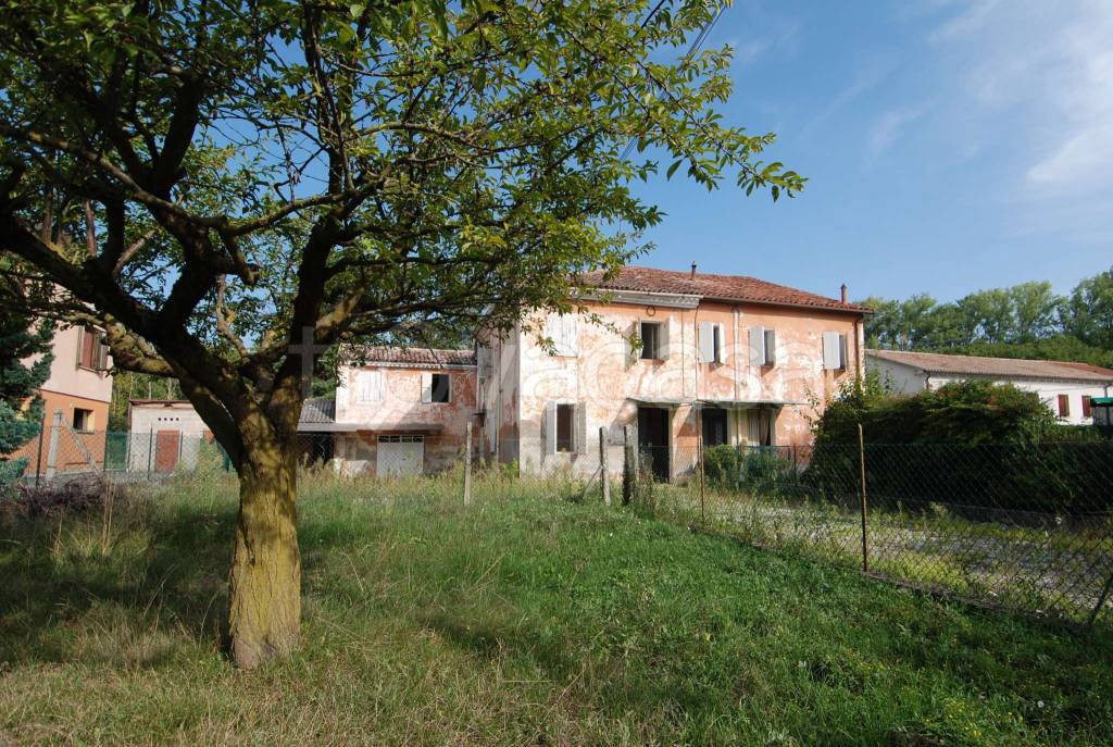 Villa Bifamiliare in vendita a Piazzola sul Brenta via san Pio X 20