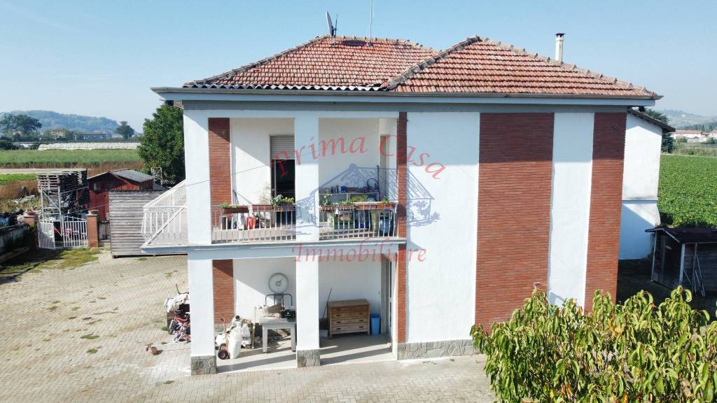 Villa in vendita a Isola d'Asti strada asti-alba