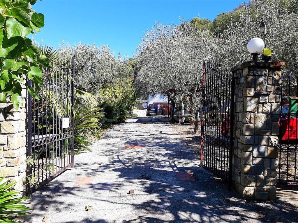 Villa Bifamiliare in vendita a Bordighera strada Gallina