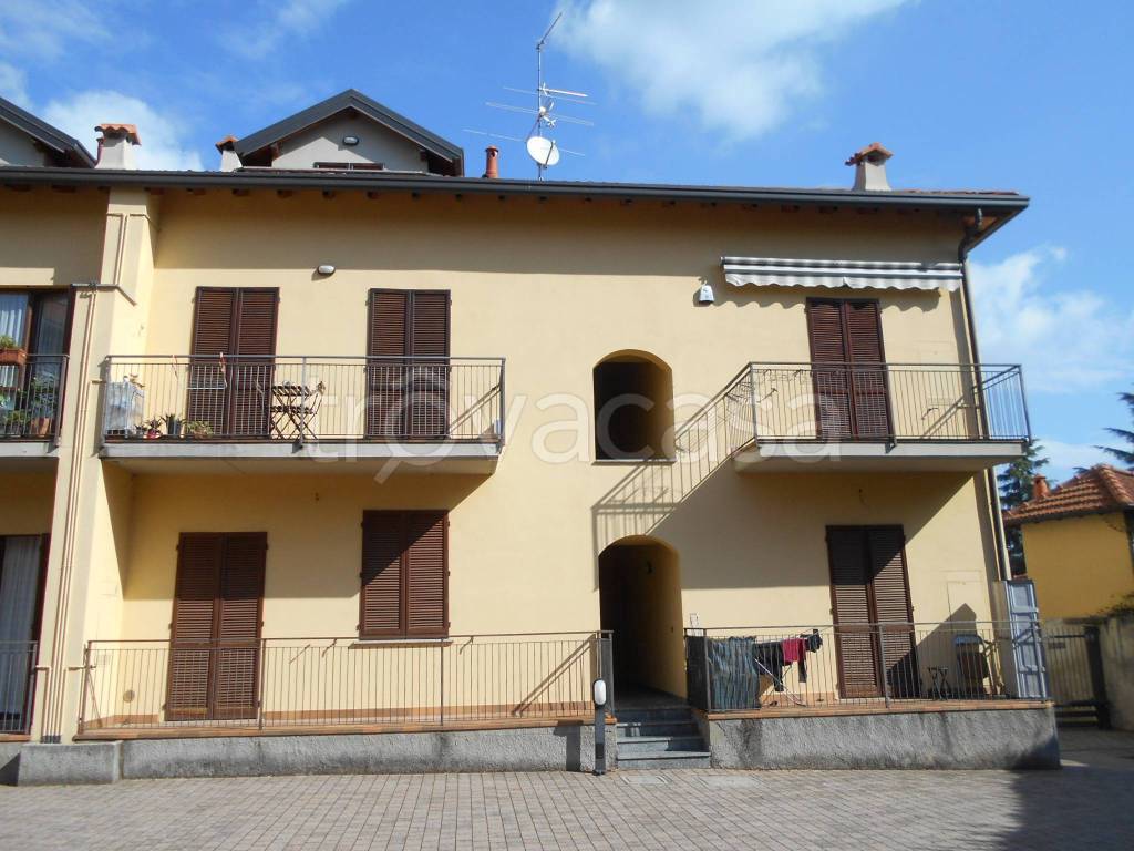 Appartamento in vendita a Lambrugo via San Carlo