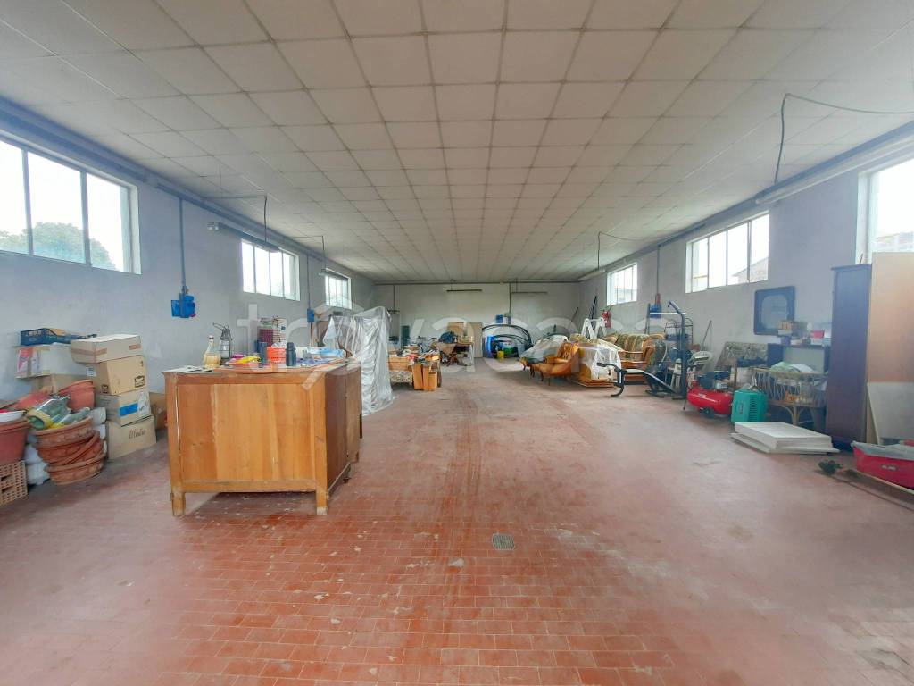 Capannone Industriale in vendita a Capannori via Villa Fontana, 50