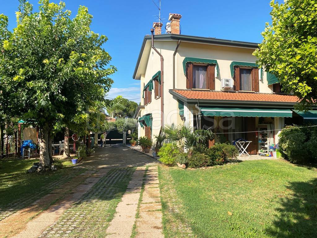 Villa Bifamiliare in vendita ad Abano Terme