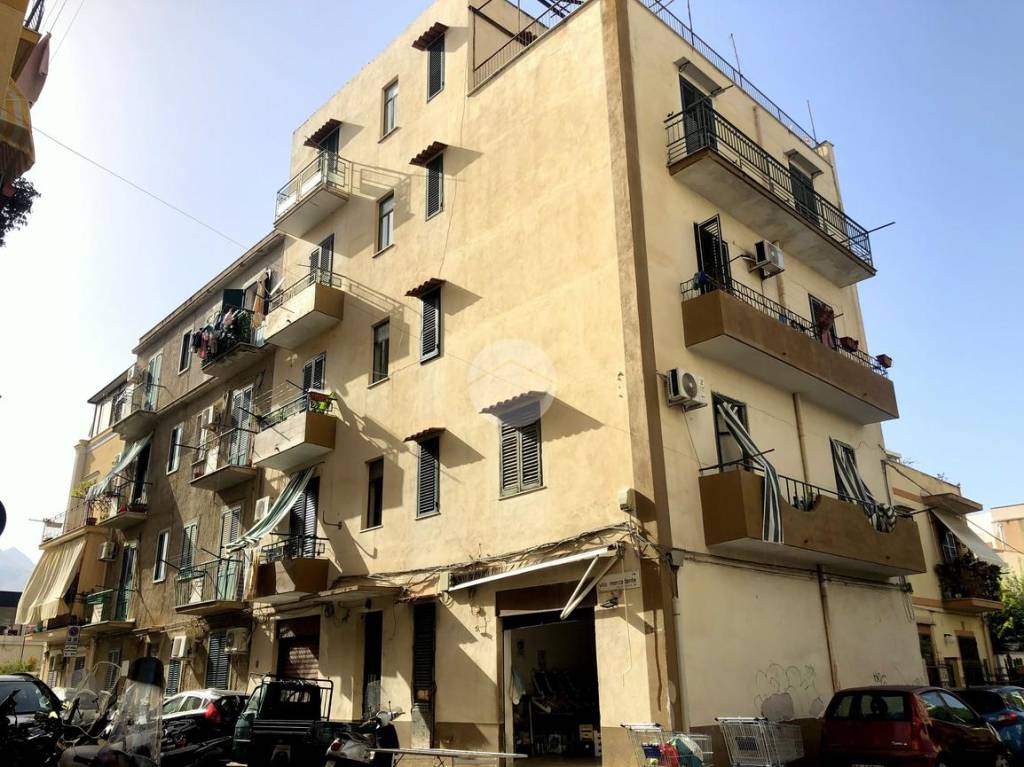 Appartamento in vendita a Palermo via Vito Mercadante, 3