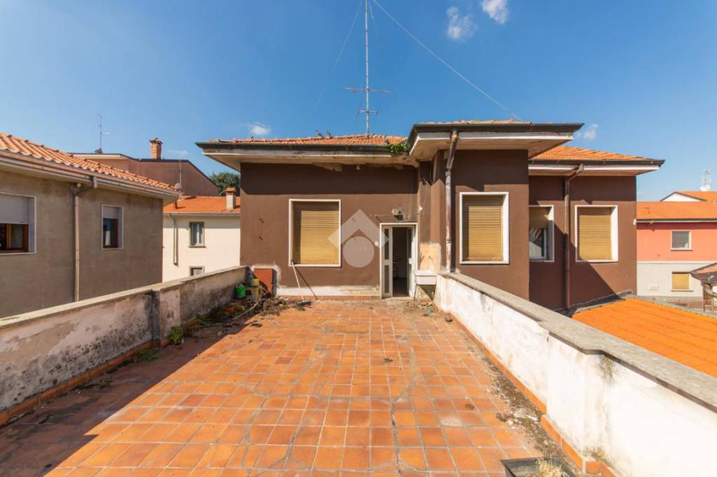 Villa in vendita a Lainate via Giuseppe Garibaldi, 8