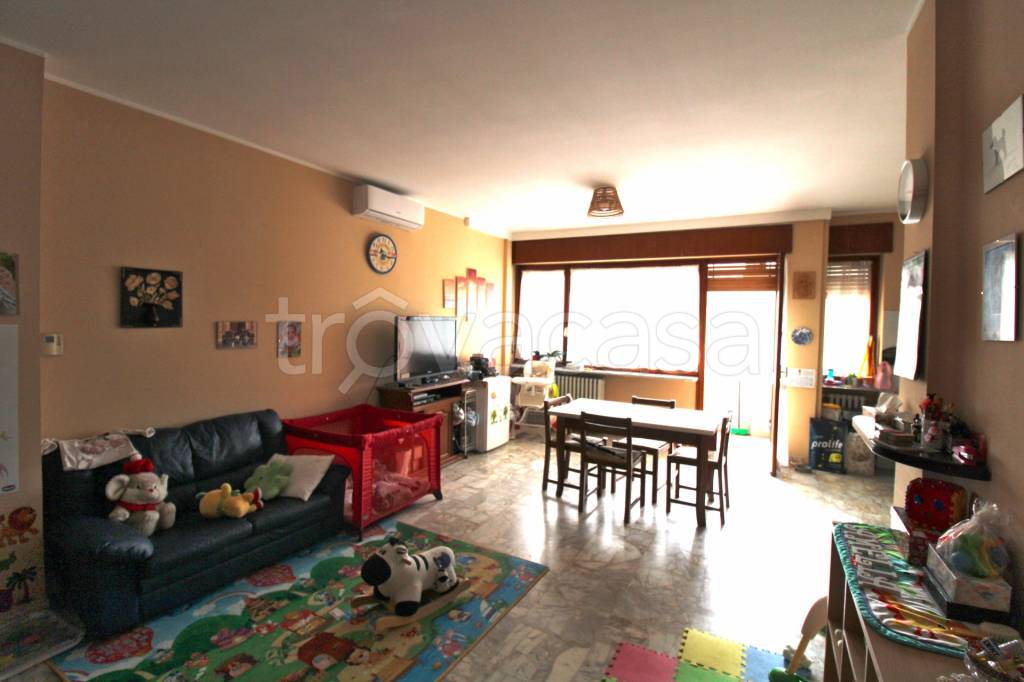 Appartamento in vendita a Corneliano d'Alba via Torino, 27