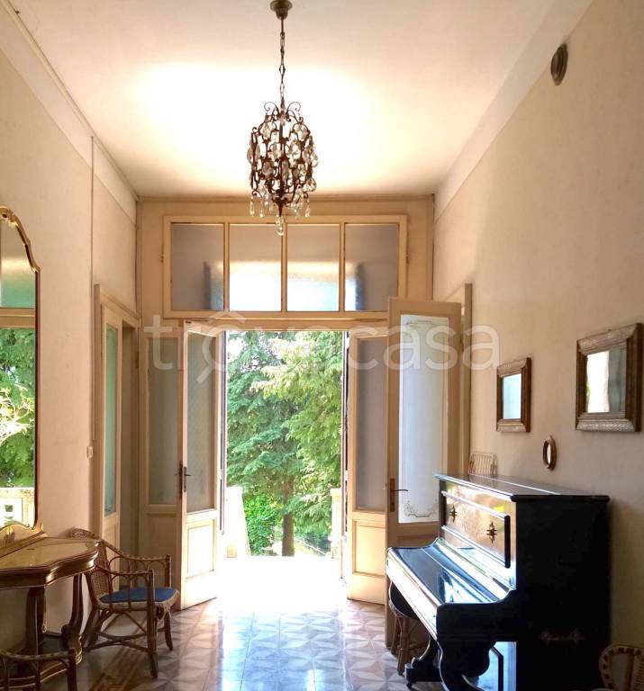 Villa in vendita a San Giovanni Bianco via Piazzo, 53