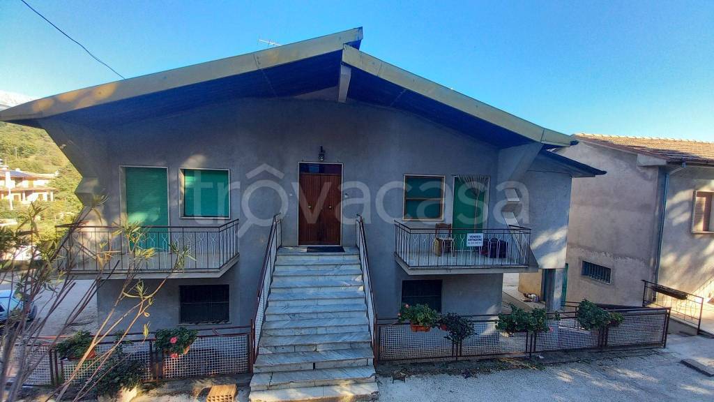 Casa Indipendente in in vendita da privato a Cantalice via San Gregorio, 8