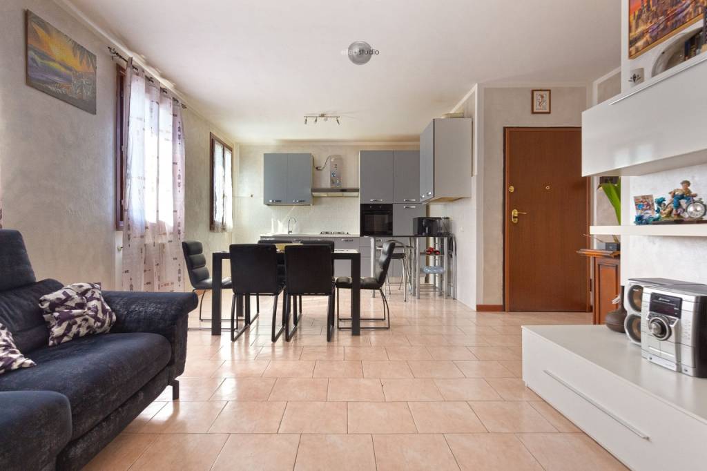Appartamento in vendita a Viadana via Carrobbio, 53