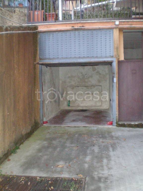 Garage in vendita a Marino via Arturo Reali