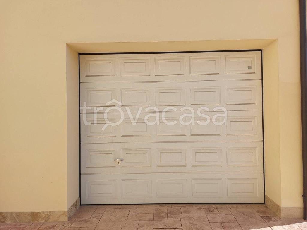Garage in vendita a Pescara via Socrate, 5