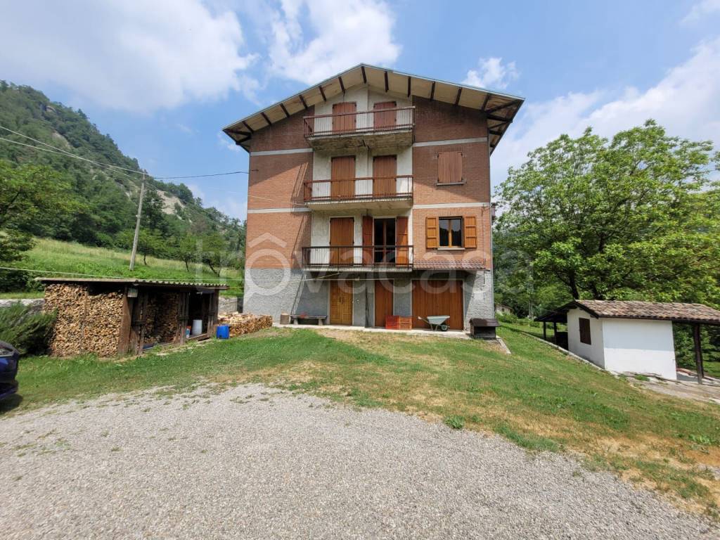 Villa Bifamiliare in vendita a Carpineti