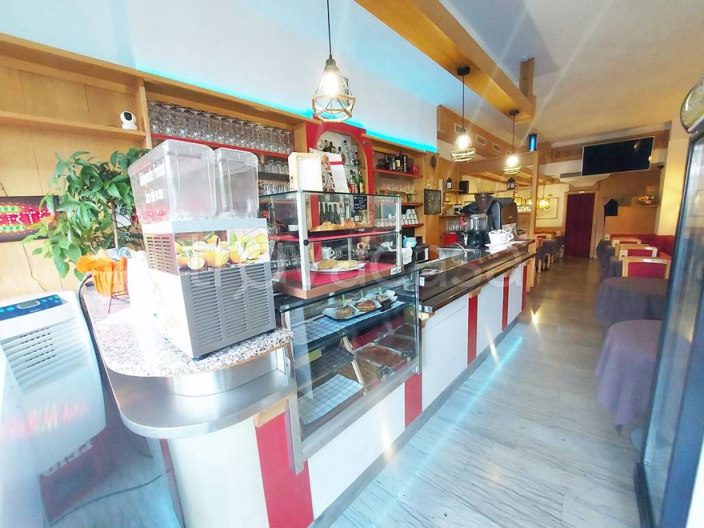 Bar in vendita a Bolzano via Piave