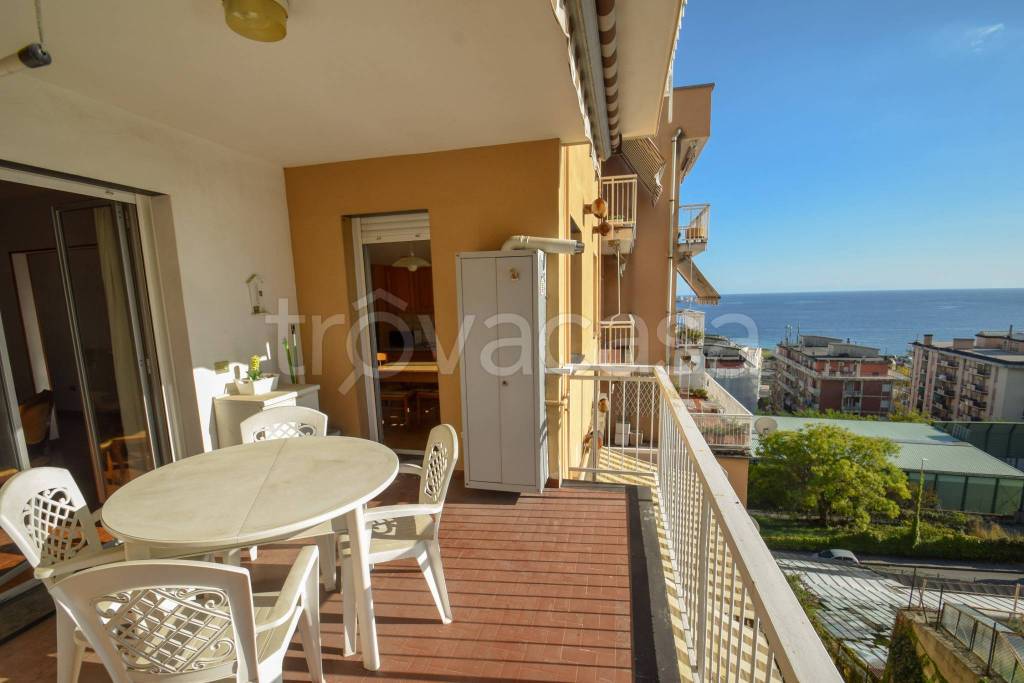 Appartamento in vendita a Genova via Pietra Ligure, 13