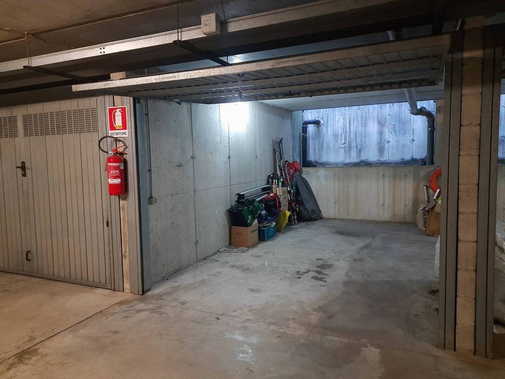 Garage in vendita a Lecco via Palestro