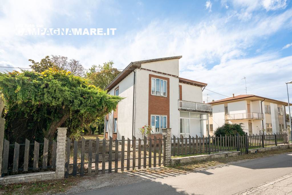 Villa in vendita a Riva del Po via 2 Febbraio