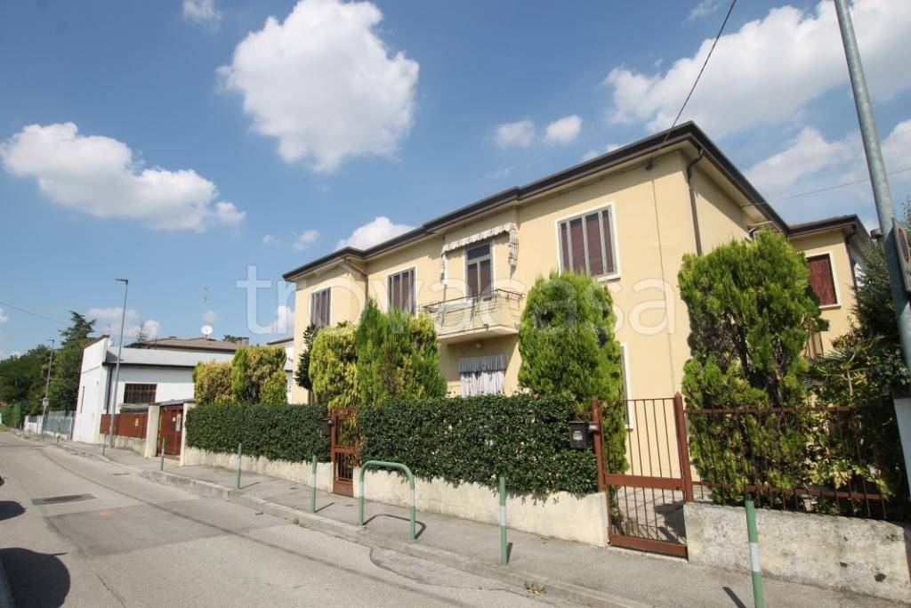 Casa Indipendente in vendita a Padova via Giovanni Battista Menini, 18