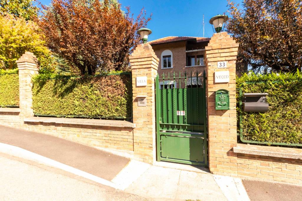 Villa in vendita a Rivoli via Giorgio Vecco, 33