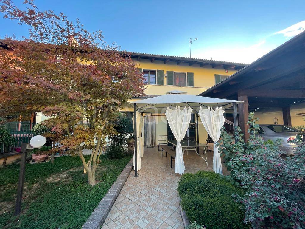 Villa in vendita a Sanfrè via Oscar Milano