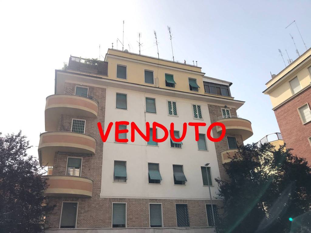Appartamento in vendita a Roma via di San Tommaso d'Aquino, 46