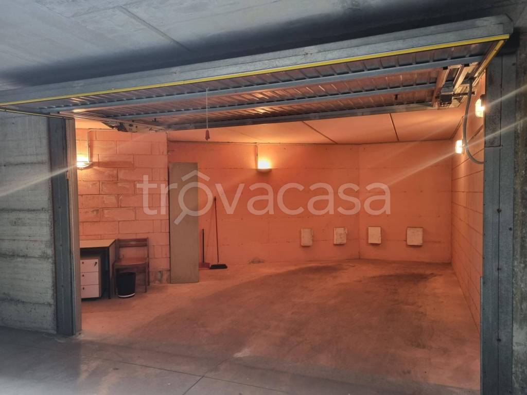 Garage in vendita a Cavernago via Giovanni Pascoli, 24