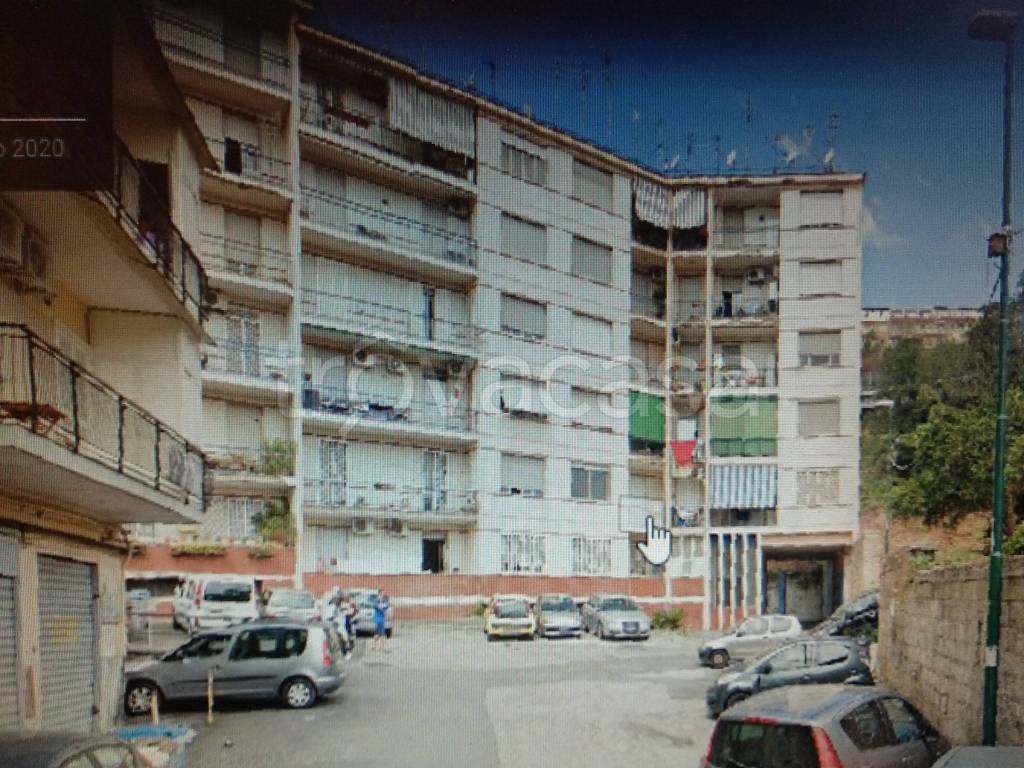 Appartamento in vendita a Napoli via Macedonia