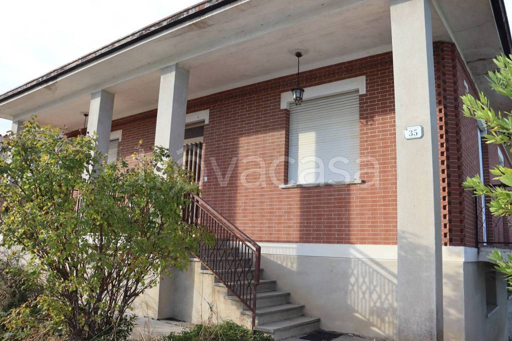 Villa in vendita a Castiglione Tinella strada Manzotti, 1
