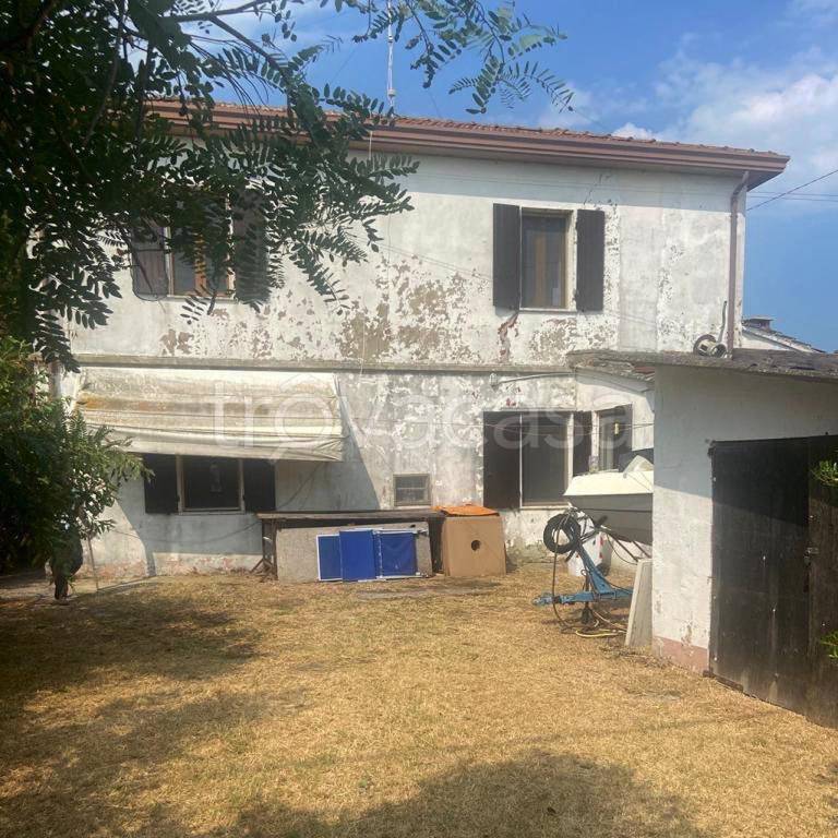 Villa in vendita ad Ariano nel Polesine via Po di Goro, 34