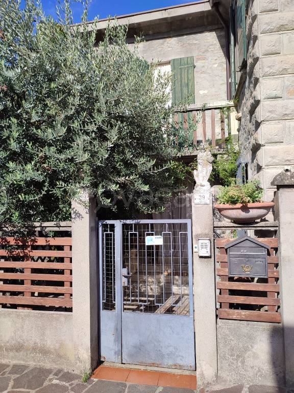 Casa Indipendente in in vendita da privato a Civitella di Romagna viale Giuseppe Garibaldi, 39