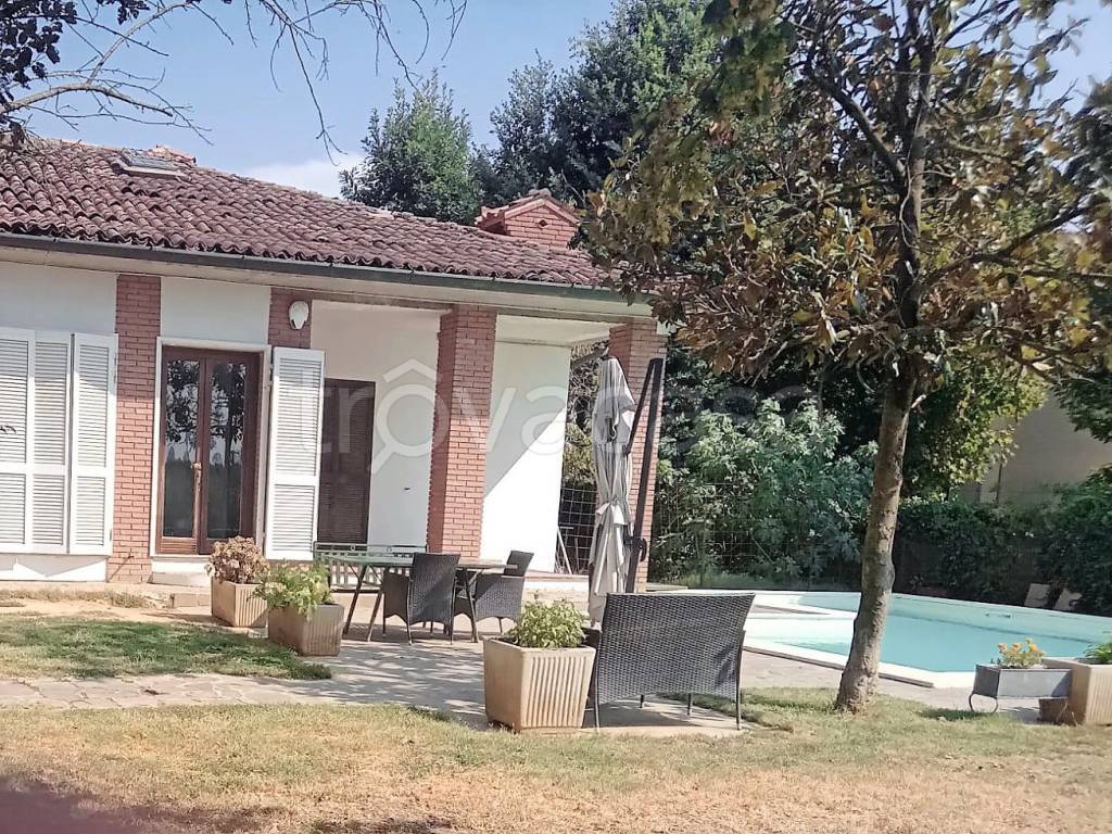 Villa in vendita a San Genesio ed Uniti via Ponte Carate