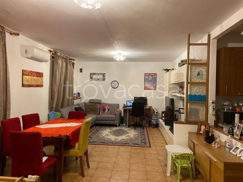 Appartamento in vendita a Cilavegna via Carlo Marx