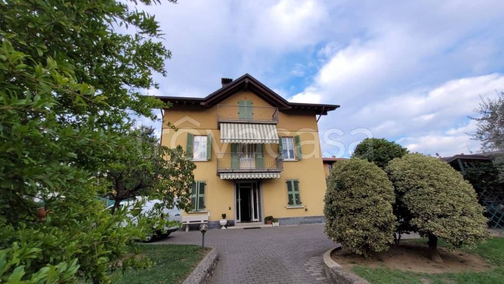 Villa in vendita ad Alzano Lombardo via Provinciale