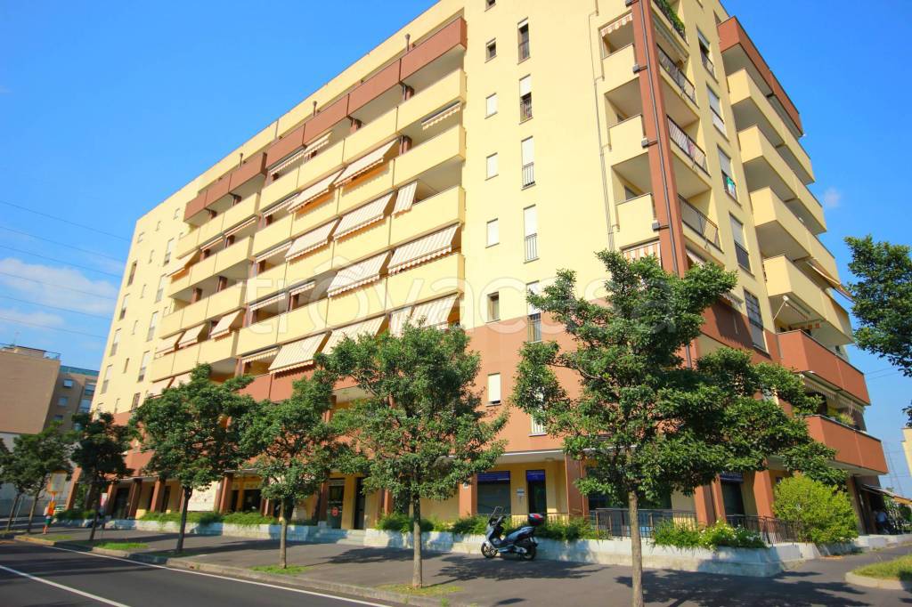 Appartamento in vendita a Cologno Monzese viale Lombardia, 42