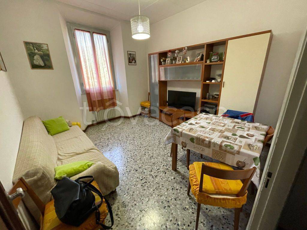 Appartamento in vendita a Rovellasca piazza Risorgimento, 4