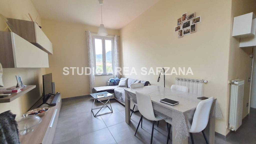 Appartamento in vendita a Luni via Aurelia, 132