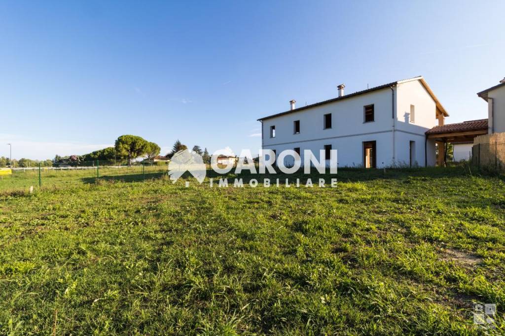 Villa a Schiera in vendita a Faenza