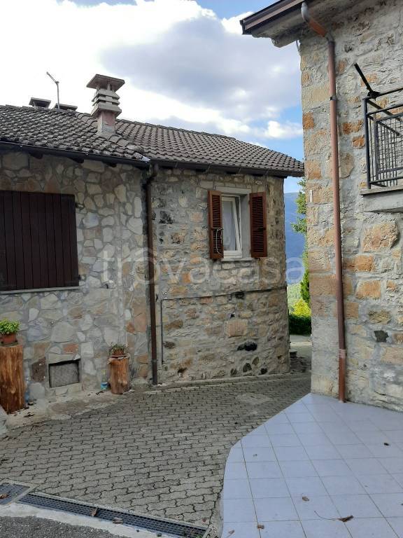 Casa Indipendente in in vendita da privato a Cerignale località Carisasca, 14