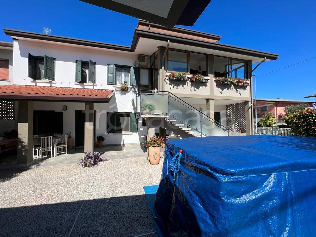 Villa Bifamiliare in in vendita da privato a San Vito al Tagliamento via Santa Petronilla, 19