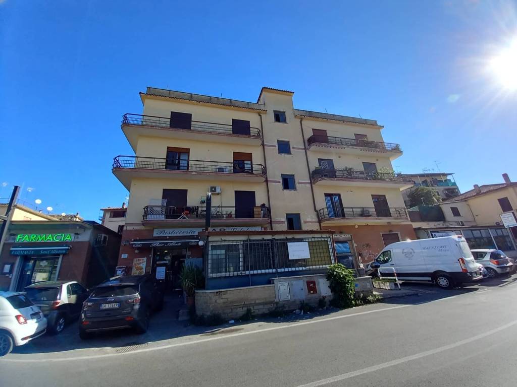 Appartamento in vendita a Roma via della Giustiniana, 154